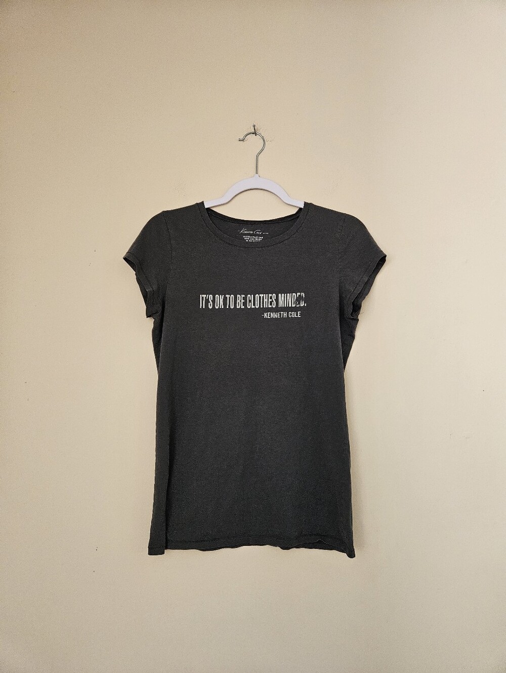 Kenneth Cole Women's Dark Charcoal Short-Sleeve Graphic Tee, Size Medium